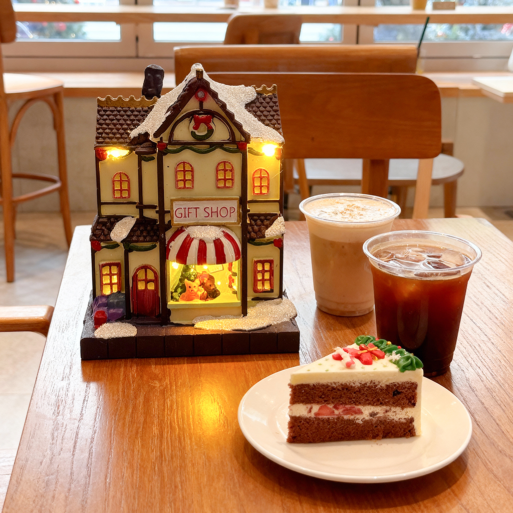Christmas luminous gift shop, small house ornaments with lights, table decorative lights, festive atmosphere decoration, small night lights